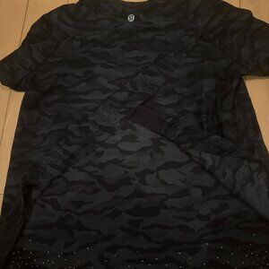 Lululemon Quick Pace Short Sleeve Colour Sequoia Camo Print Shirt